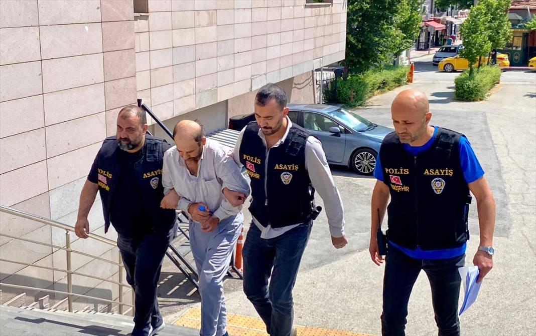 Tüfekle bankaya girip kredi istedi! İfadesinde sebebini anlattı 4